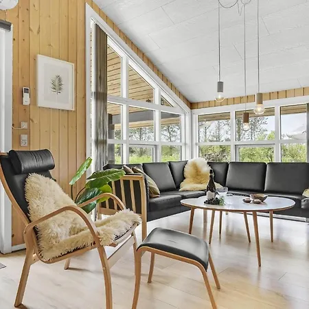 Stunning In With Kitchen Holiday home