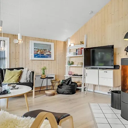 Stunning In With Kitchen Holiday home *