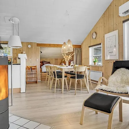 Stunning In With Kitchen